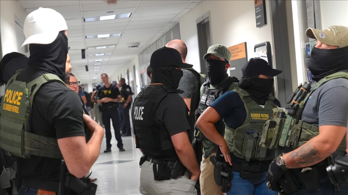 abdde 2024te 480 binden fazla gocmen gozaltina alindi OQRpiPTV.jpg