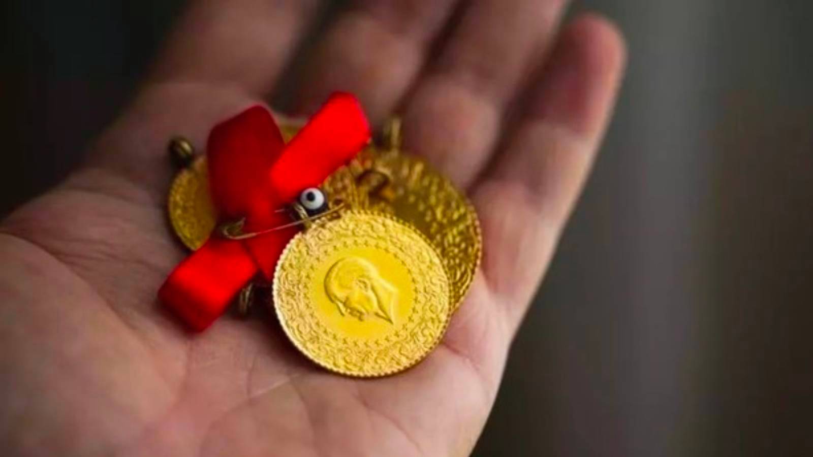 Altın durmuyor: Kapalıçarşı’da çeyrek altın 10 bin TL’yi geçti! altin durmuyor kapalicarsida ceyrek altin 10 bin tlyi gecti Rk9STQVg.jpg