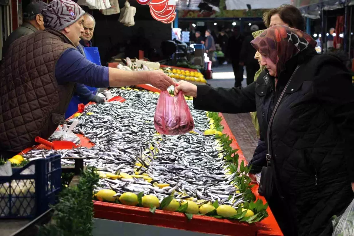 boluda hamsi fiyatlari dustu iVmINeyb.jpg