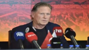 kayserispor 11 sezonda 21 teknik direktor degistirdi YUWBGtci.jpg