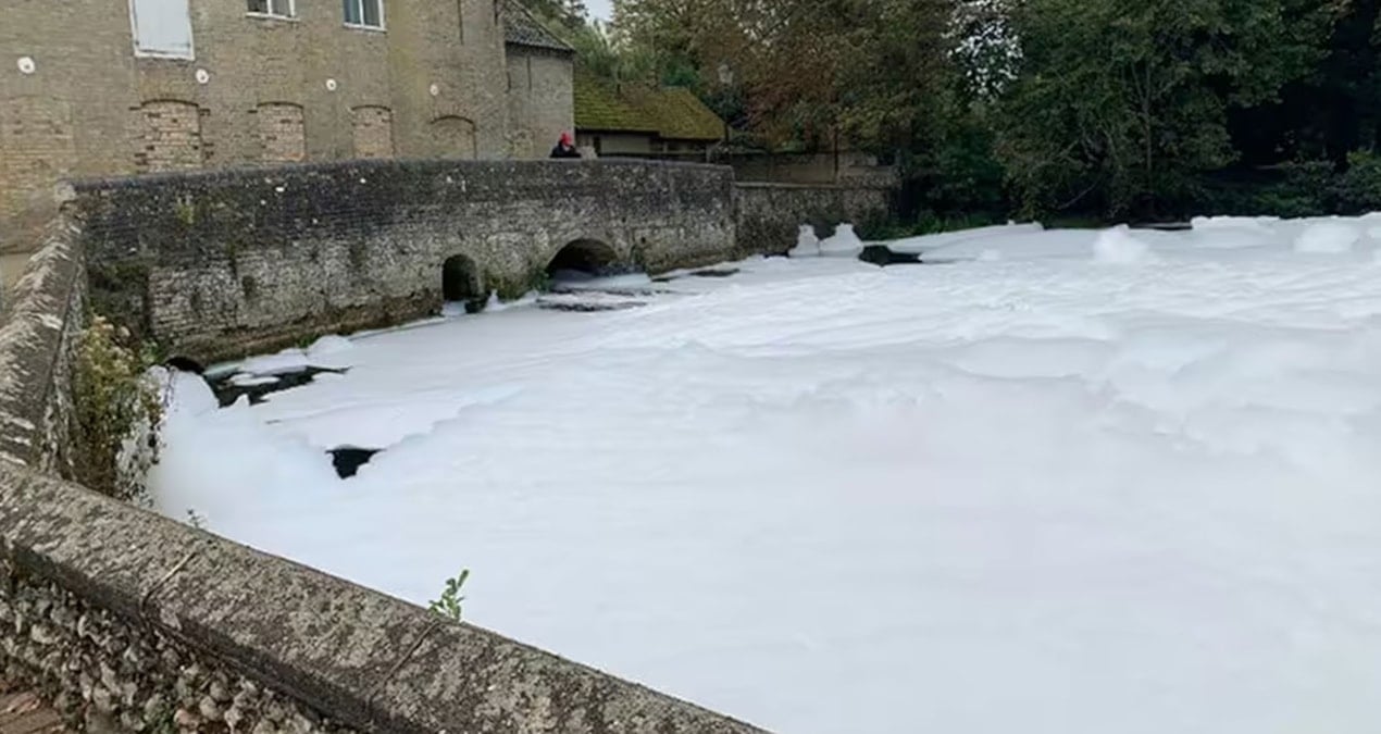 nehir bir anda beyaza burundu yetkililerden uyari geldi PfS3gZxW.jpg