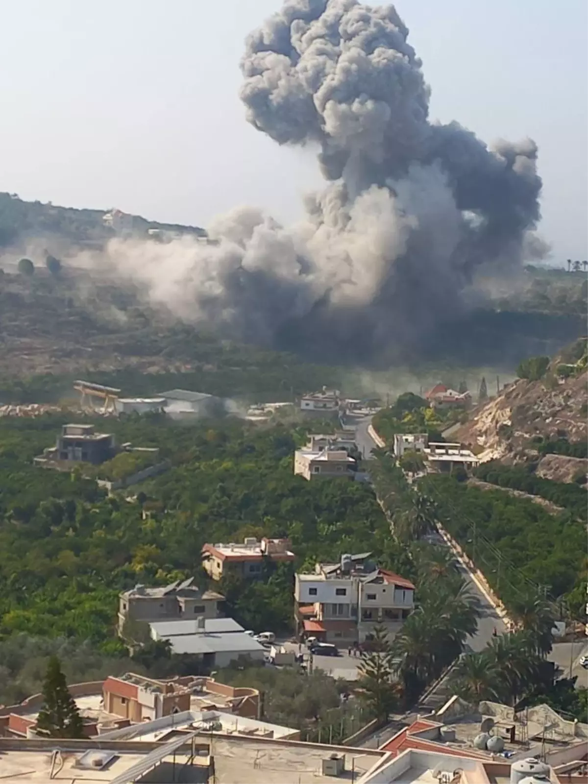 israilin sur kentine hava saldirisi NYh5yArz.jpg